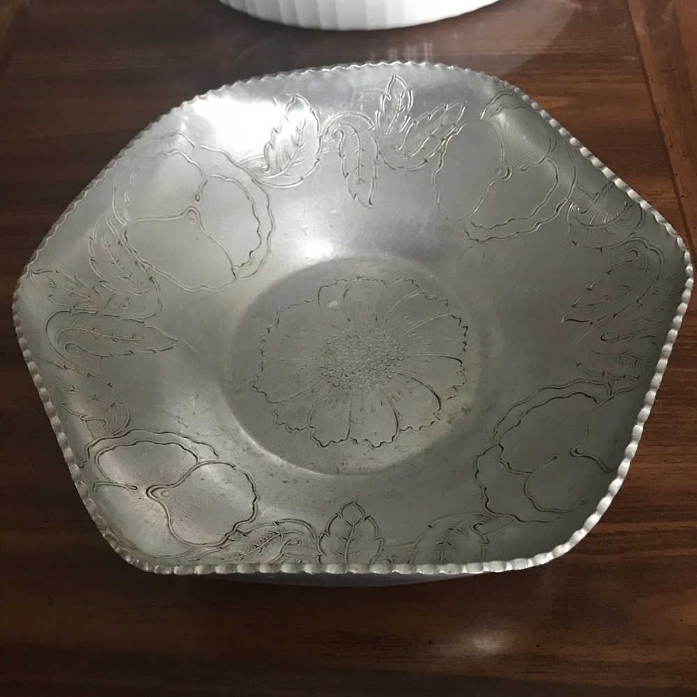 hand wrought hammered aluminum floral centerpiece bowl‎ 8 3/4 fruit